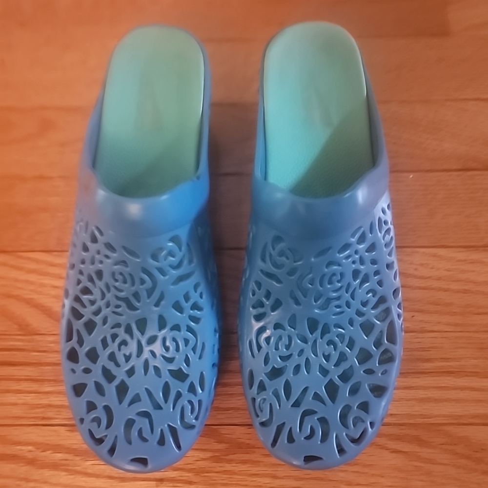 Dansko Pippa Blue Women's Slip-On Clogs
